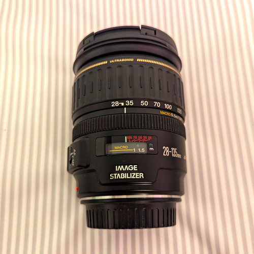 Canon 135mm 5 - f/3.5-5.6, is